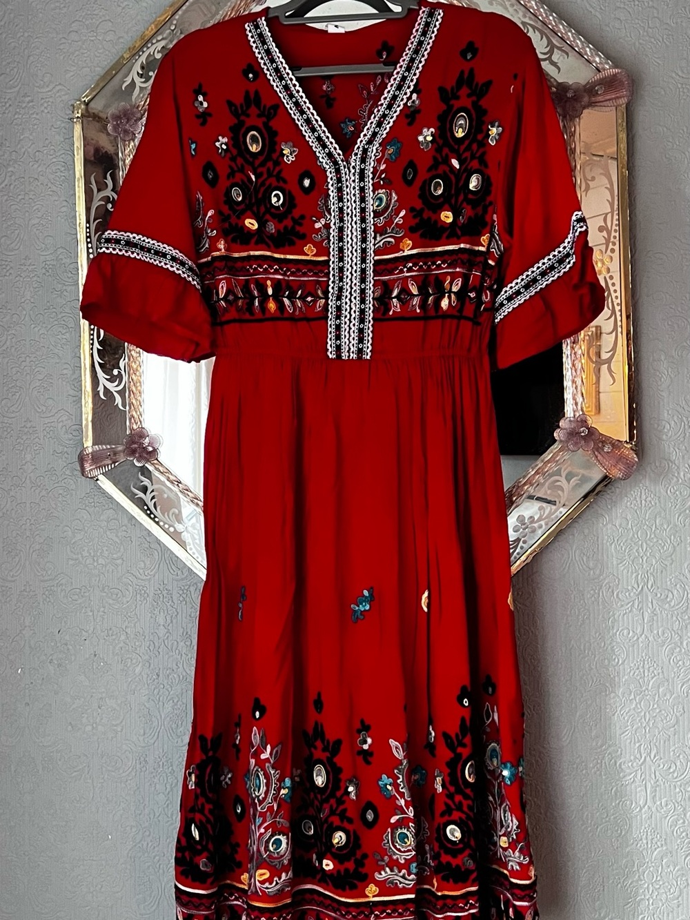 XL Red Embroidered Midi Dress - Boho Floral V-Neck